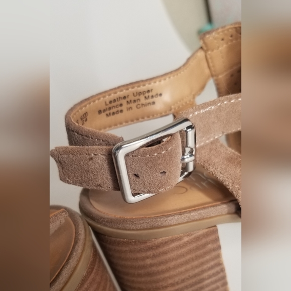 LIKE NEW Franco Sarto Suede Shoes - Picture 10 of 11